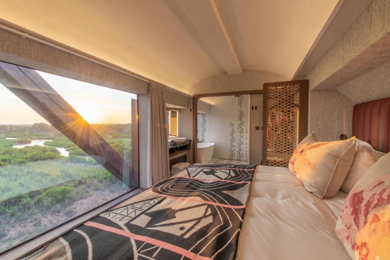 Kruger Shalati - Train On The Bridge & Garden Suites Скукуза Екстериор снимка
