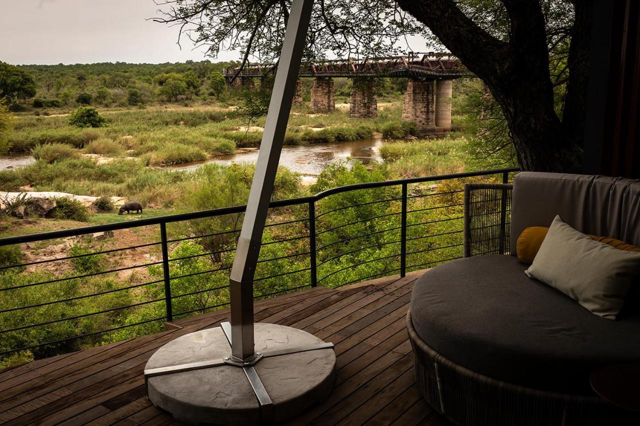 Kruger Shalati - Train On The Bridge & Garden Suites Скукуза Екстериор снимка